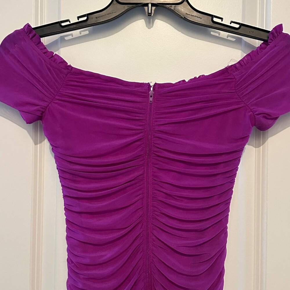 Windsor Off-Shoulder Ruched Dress M - Picture 7 of 9